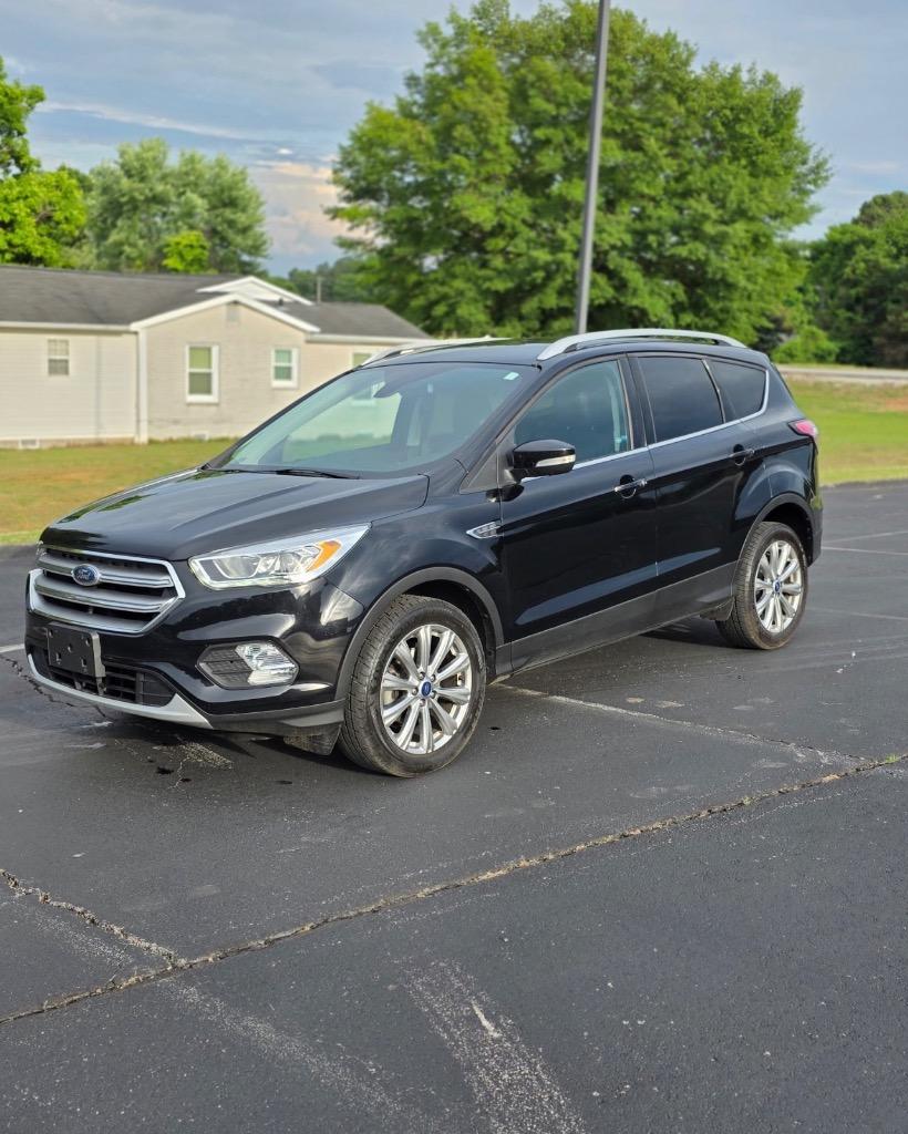 2017 Ford Escape Titanium's photo